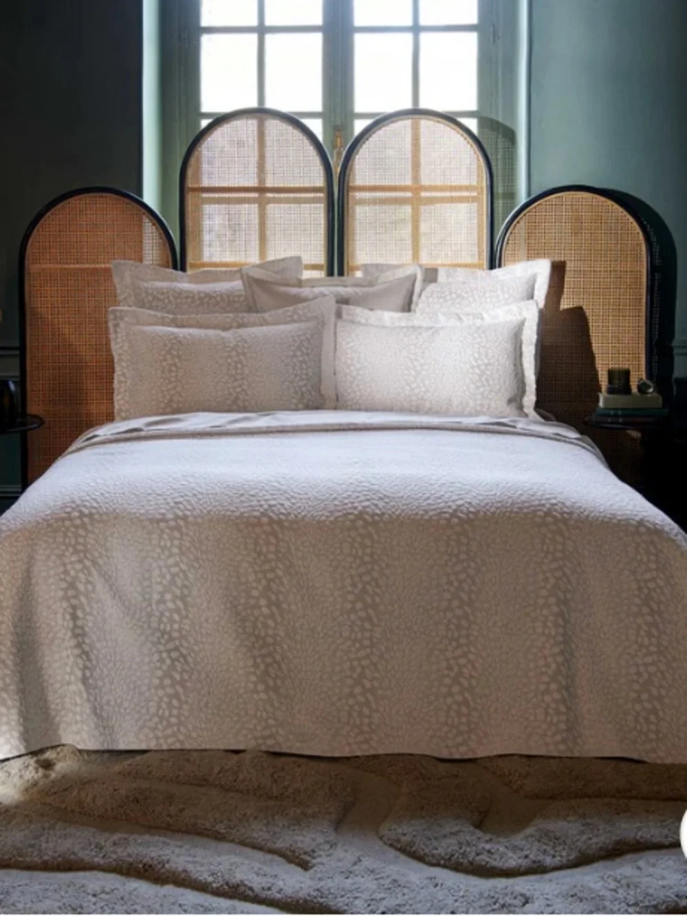 Imaginaire Modern & Contemporary Cotton Blend Jacquard Coverlet-EUC